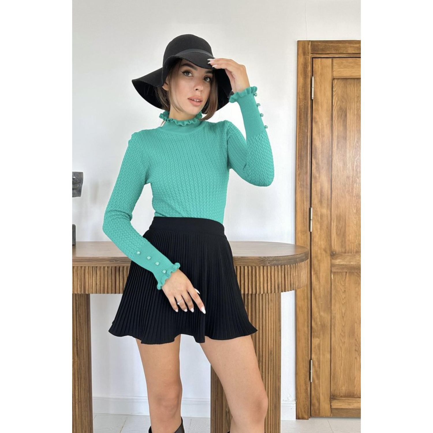 Yeşil Boğazlı Ve Örgülü Triko Kazak