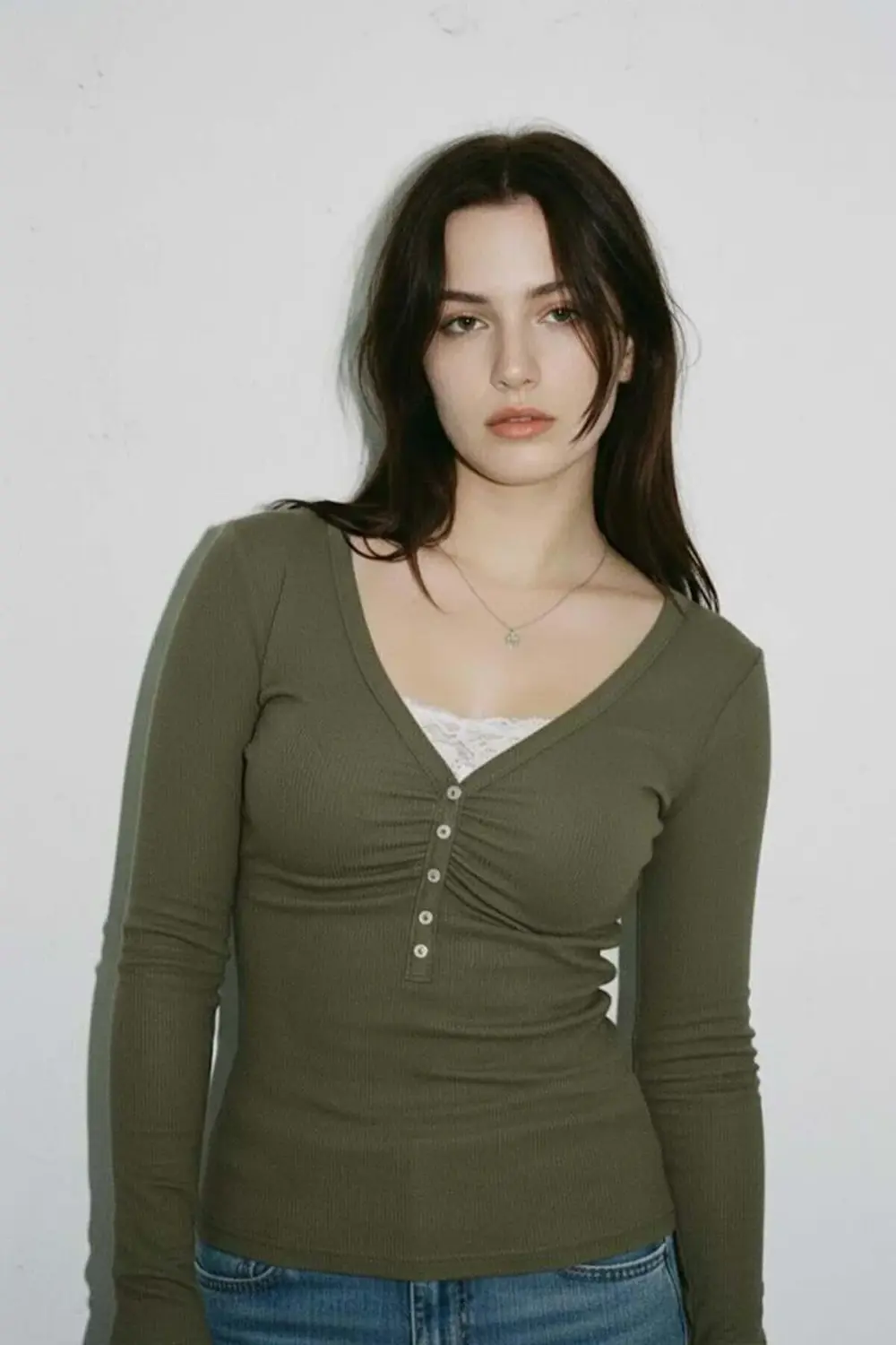 Yeşil Dantelli Düğmeli Y2K Uzun Kollu Crop Yeşil Dantelli Düğmeli Y2K Uzun Kollu Crop