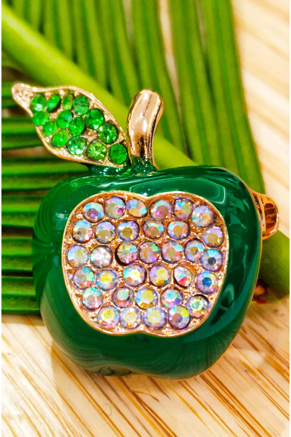 Yeşil Elma Figürlü Broş