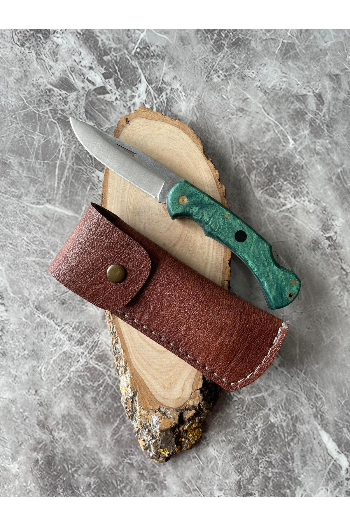 Yeşil Epoksi Kamp Çakısı – 8 cm Namlu – Sırttan Kilitli – Kılıflı