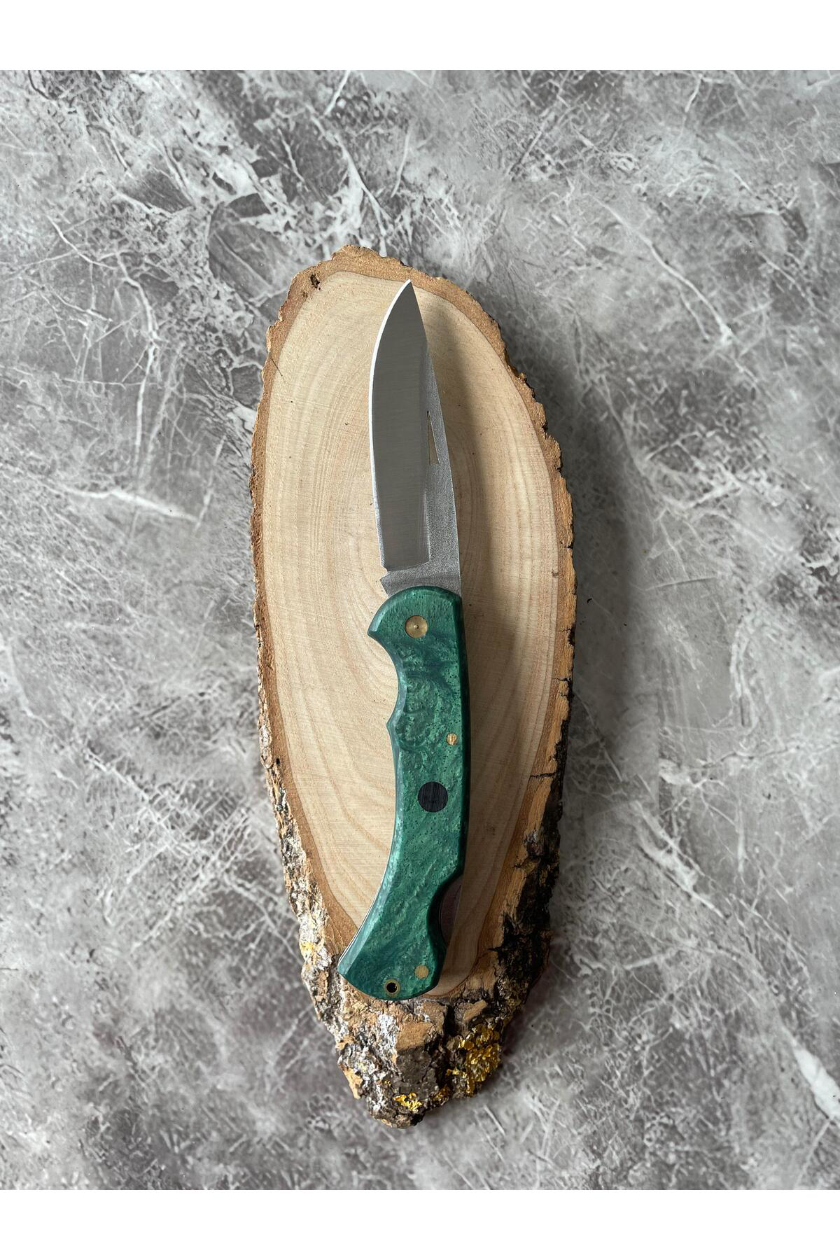 Yeşil Epoksi Kamp Çakısı – 8 cm Namlu – Sırttan Kilitli – Kılıflı