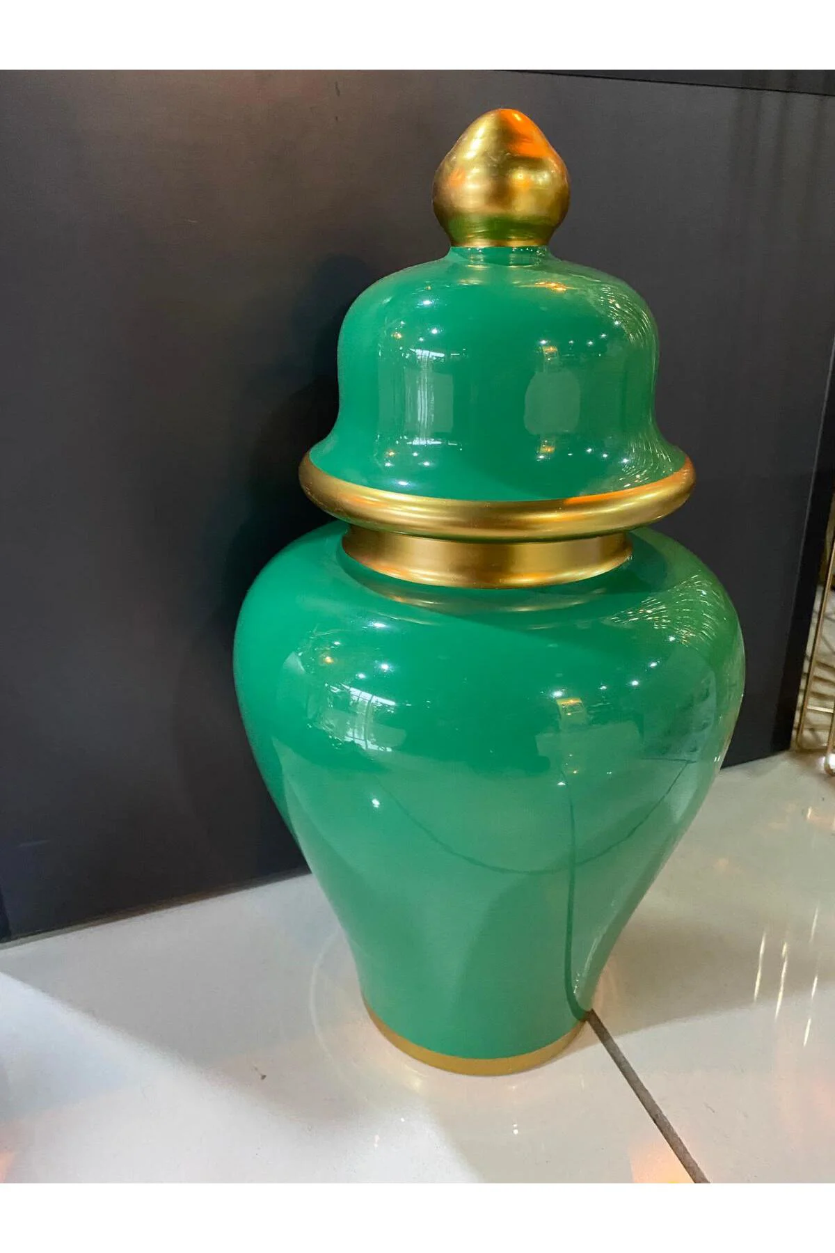 Yeşil Gold Detaylı Kapaklı Orta Boy Küp Dekor Vazo 42cm