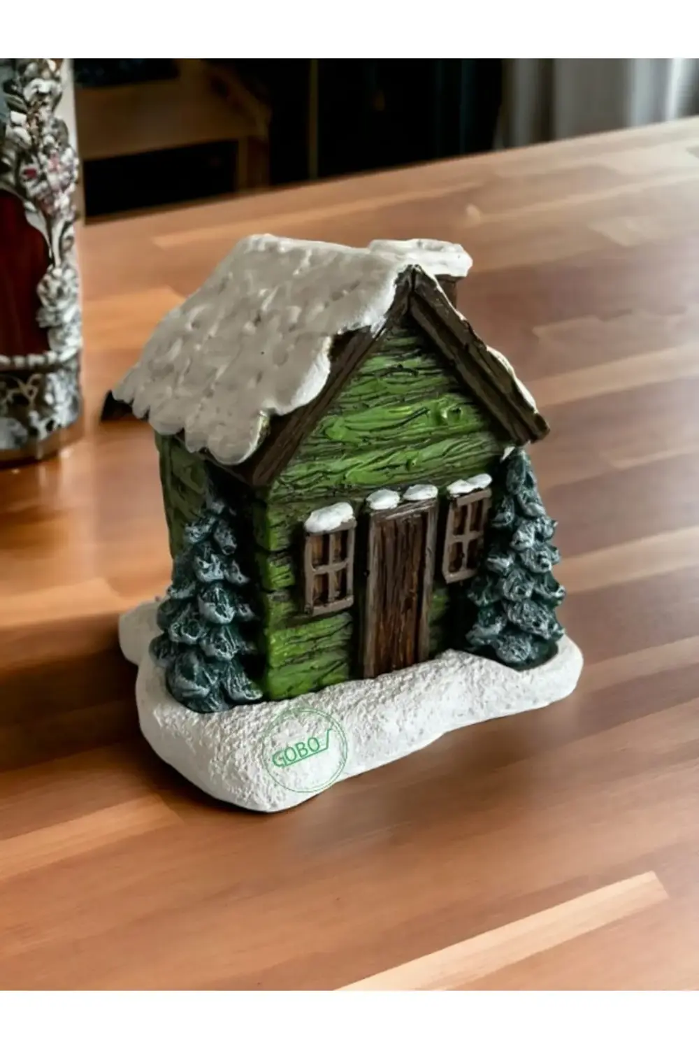 Yeşil Renkli Kar Efektli Ev Şeklindeki Yılbaşı Temalı El Boyaması