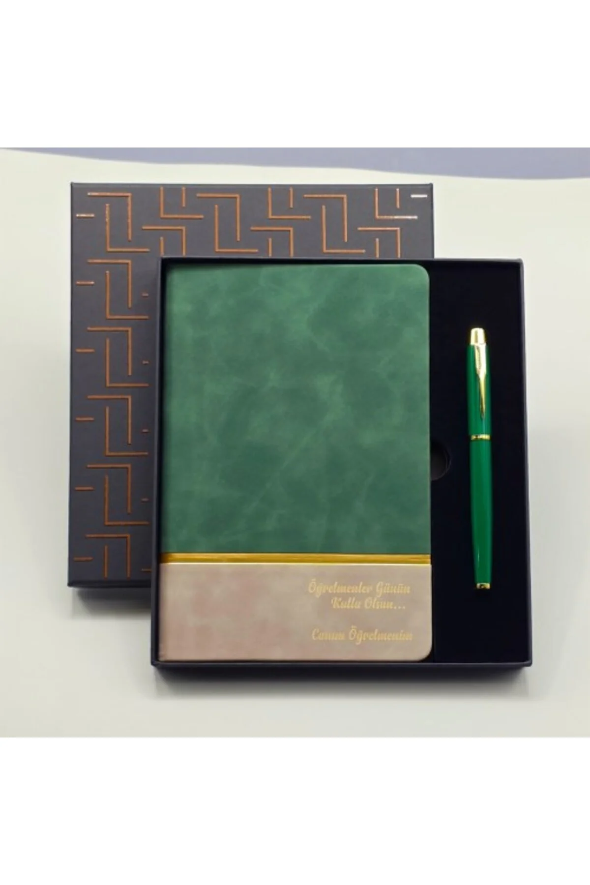 Yeşil Şeritli Defter Ve Yeşil Metal Kalem Set