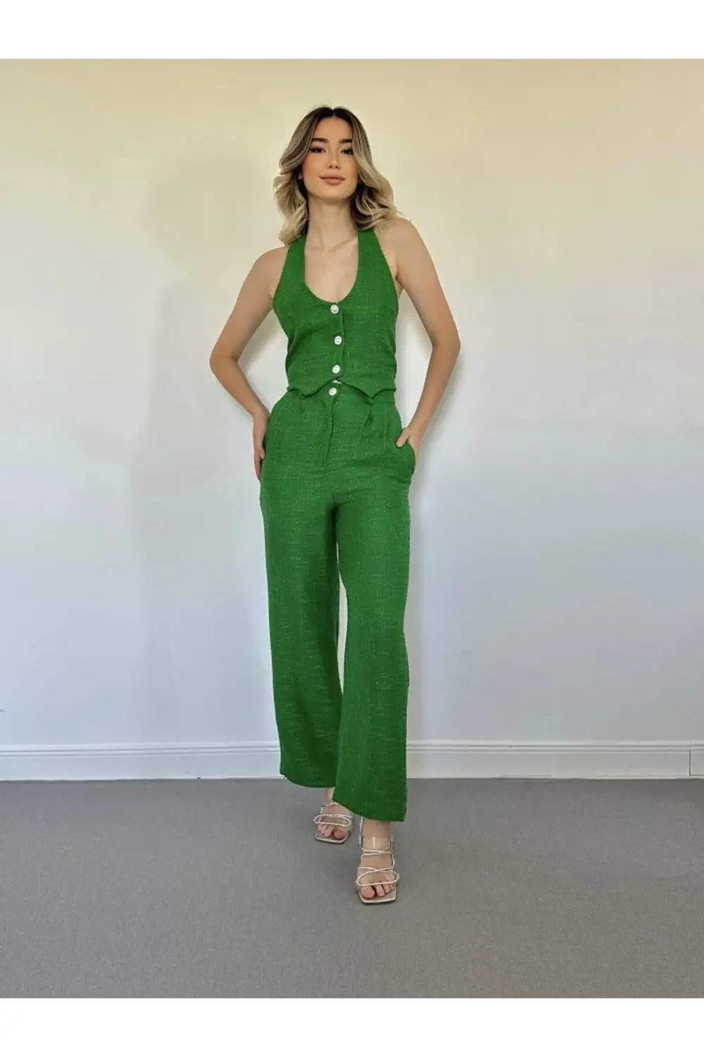 Yeşil Yelek Ve Pantolon Takım