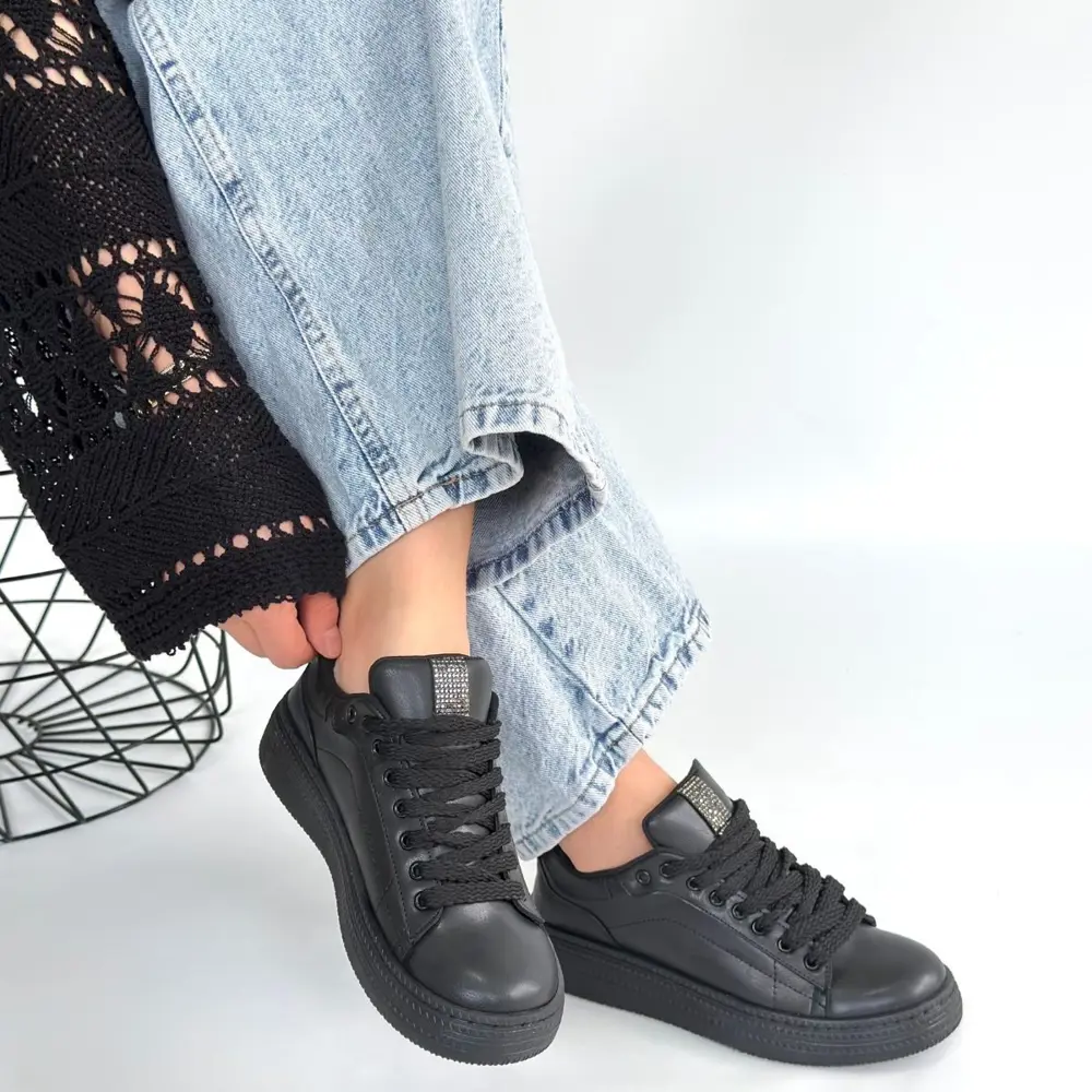 Yier Siyah Cilt Bağcıklı Spor Ayakkabı