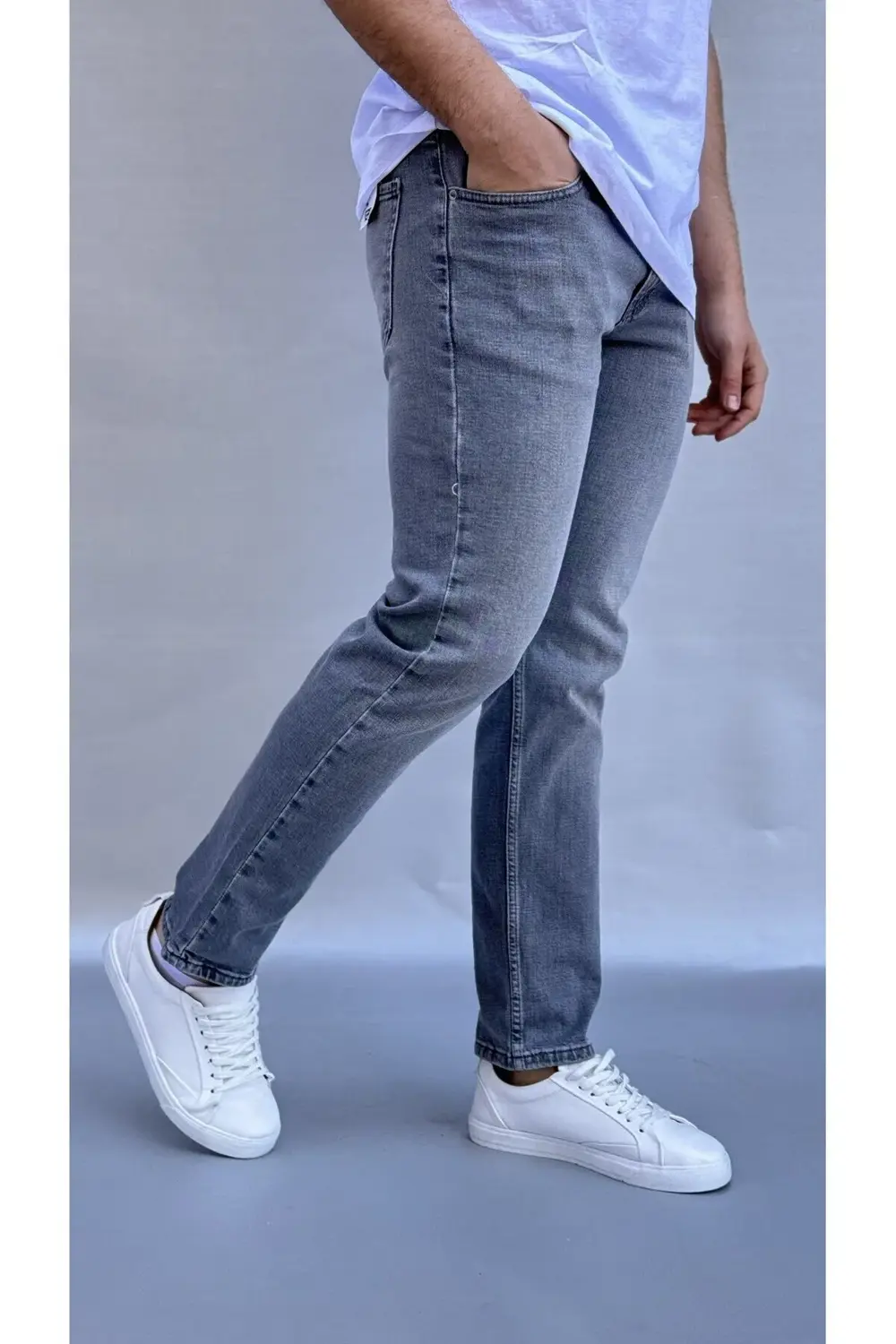 Yıkamalı Gri Regular Fit Jean