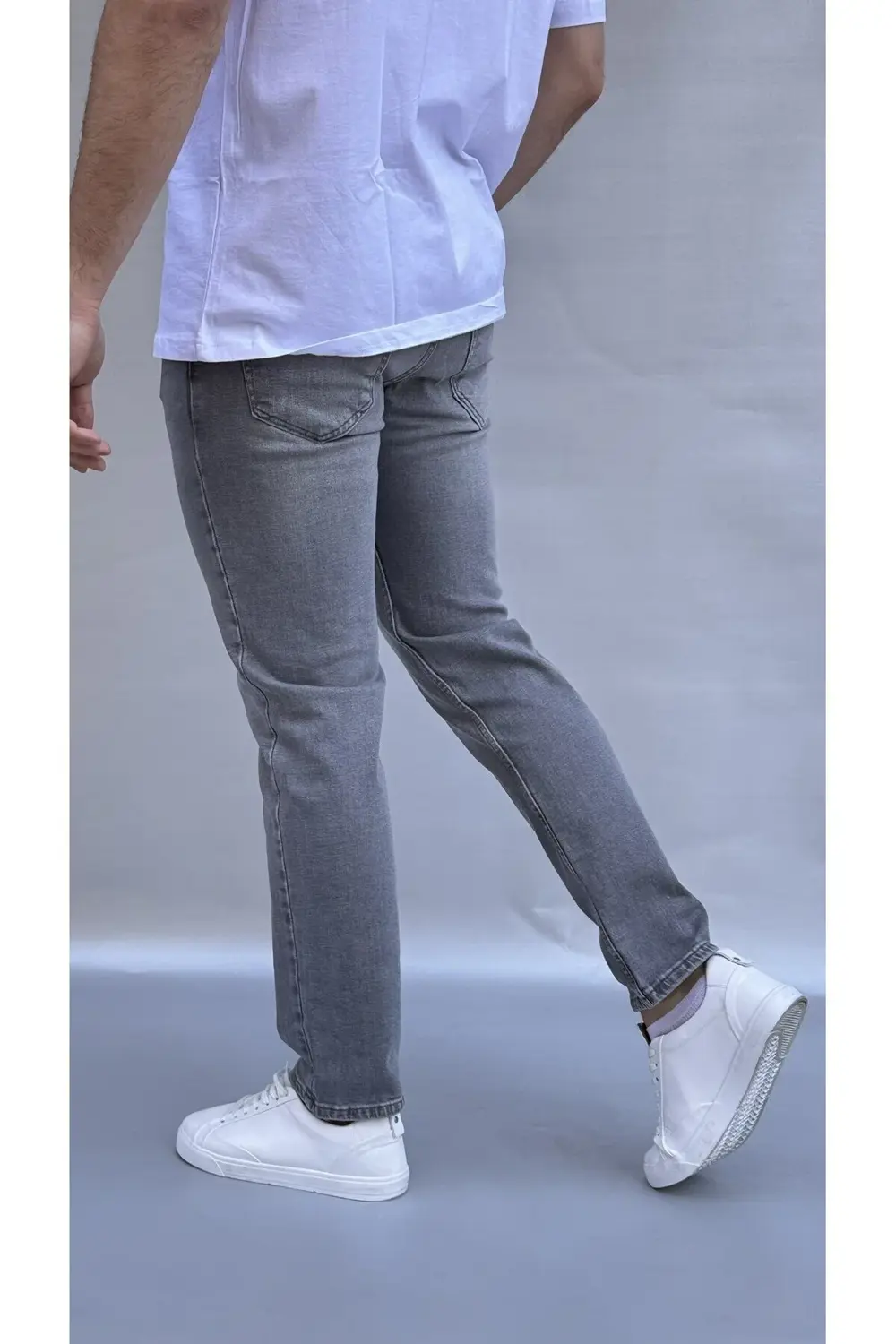 Yıkamalı Gri Regular Fit Jean