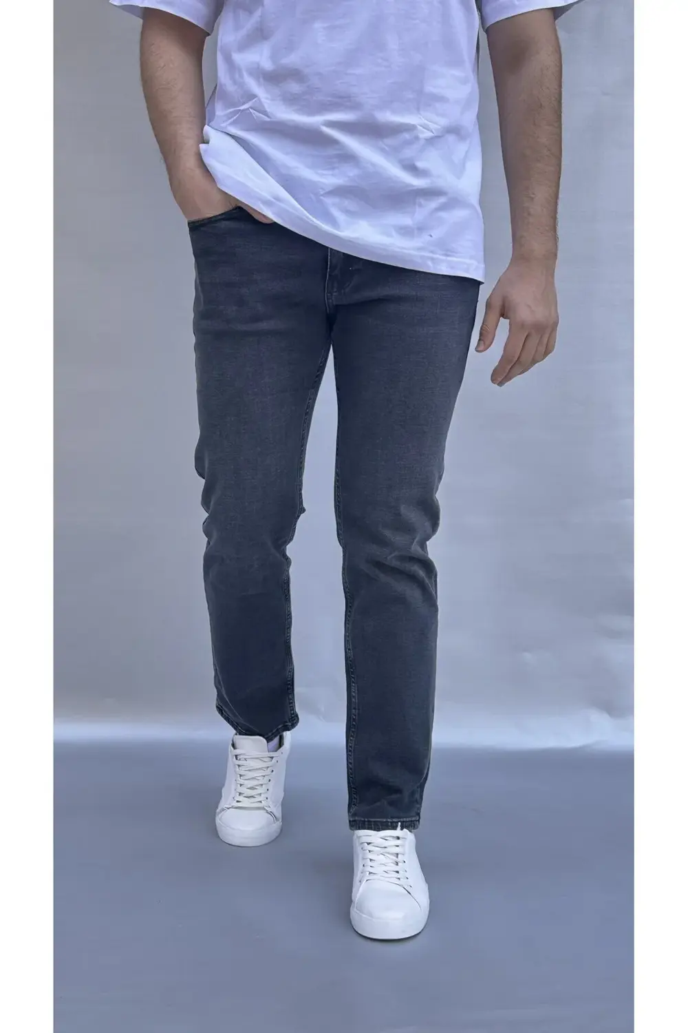 Yıkamalı Siyah Regular Fit Jean