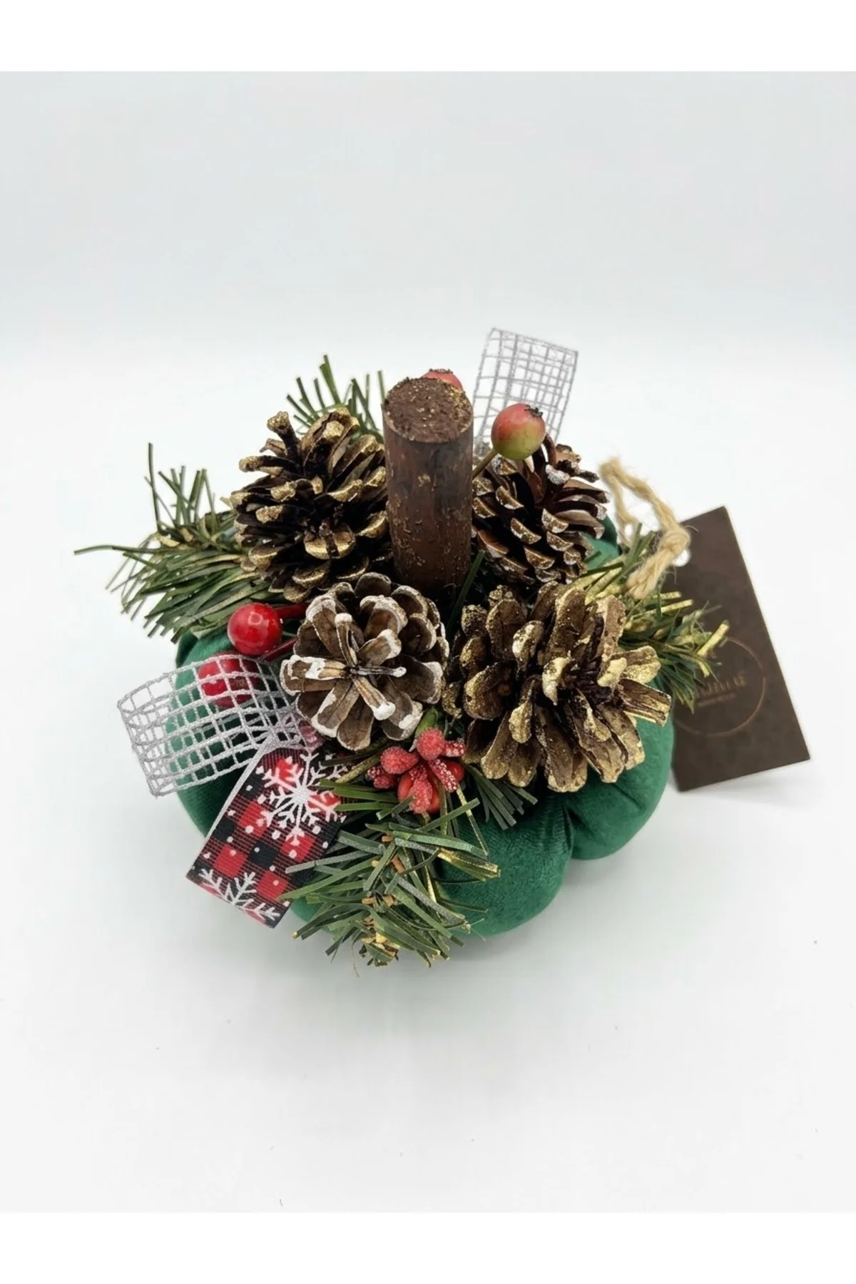 Yılbaşı Temalı Kadife Bal Kabağı Dekoratif Obje – Çam Kozalaklı Hediyelik Masa Ve Raf Süsü 20x15cm