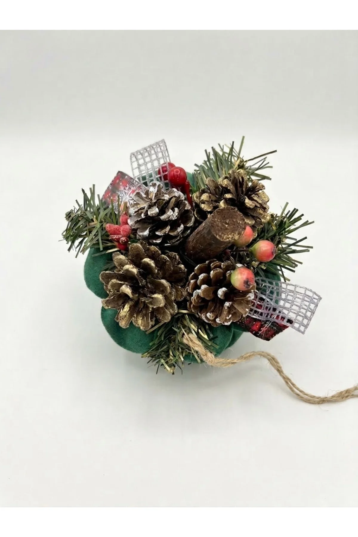 Yılbaşı Temalı Kadife Bal Kabağı Dekoratif Obje – Çam Kozalaklı Hediyelik Masa Ve Raf Süsü 20x15cm