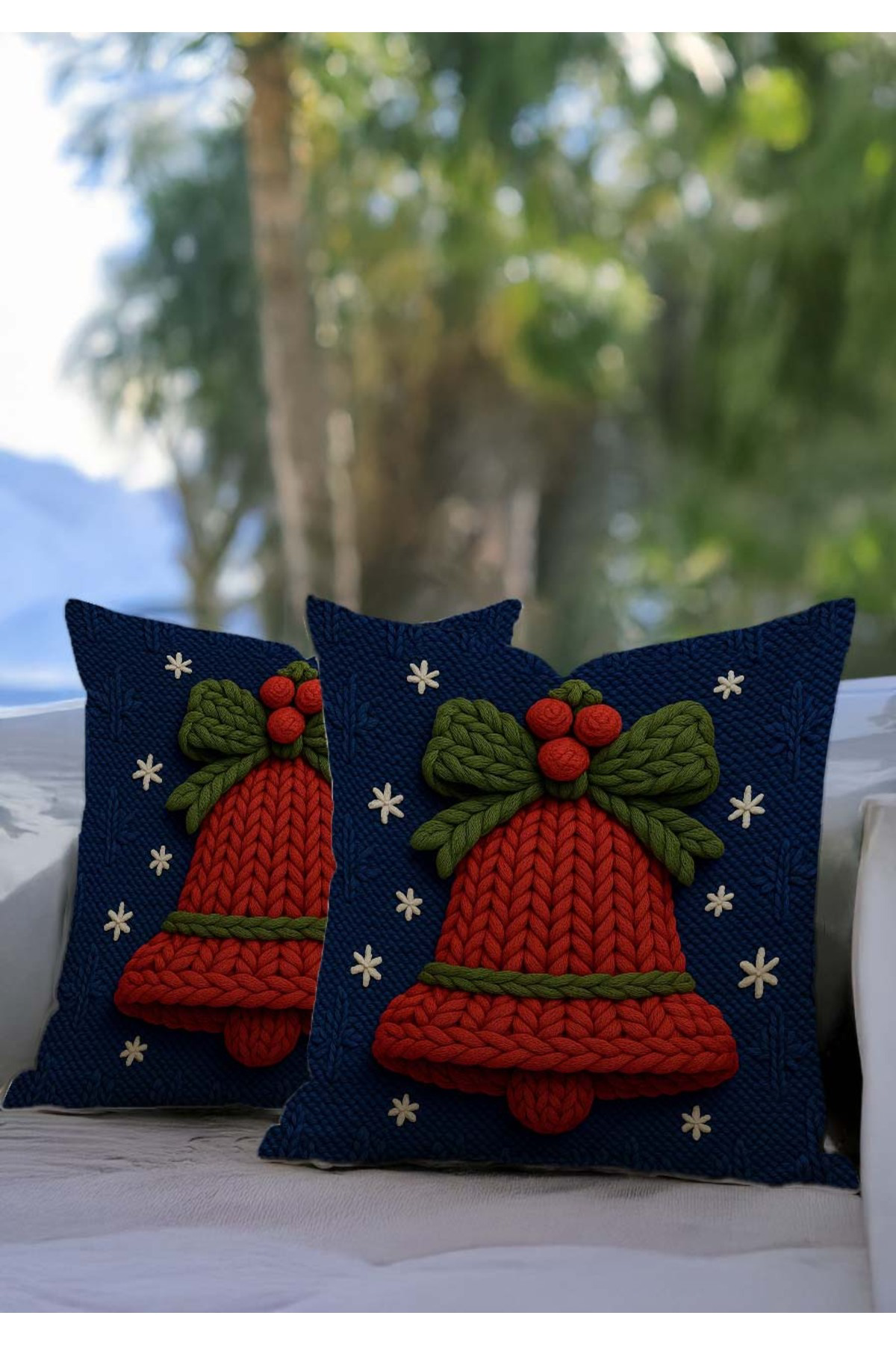 Yılbaşı Temalı Punch Nakış Görünümlü Çan Desenli Kırlent Kılıfı 2