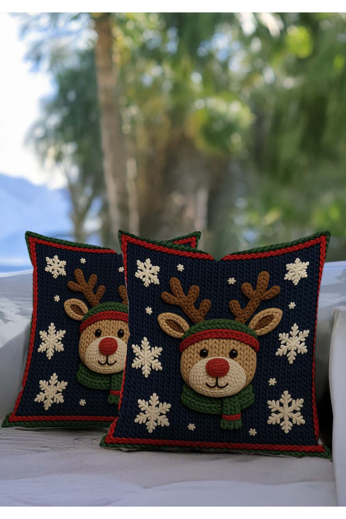 Sakallı Yılbaşı Temalı Punch Nakış Görünümlü Geyik Desenli Kırlent Kılıfı