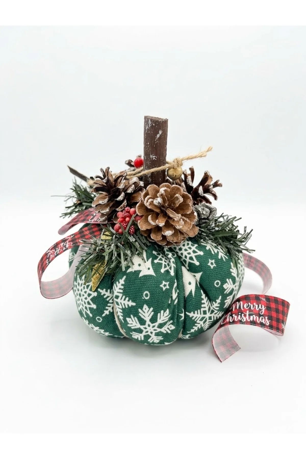 Yılbaşı Temalı Yeşil Kar Taneli Dekoratif Balkabağı Yeni Yıl Konseptli Kabak 20x15cm