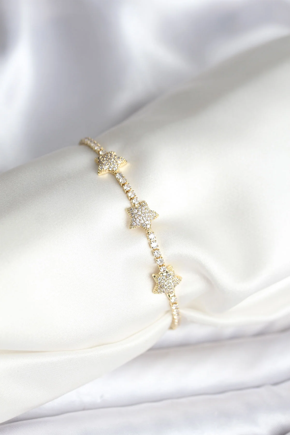 Yıldız Model Zirkon Taşlı Gold Renk Pirinç Su Yolu Kadın Bileklik -1492
