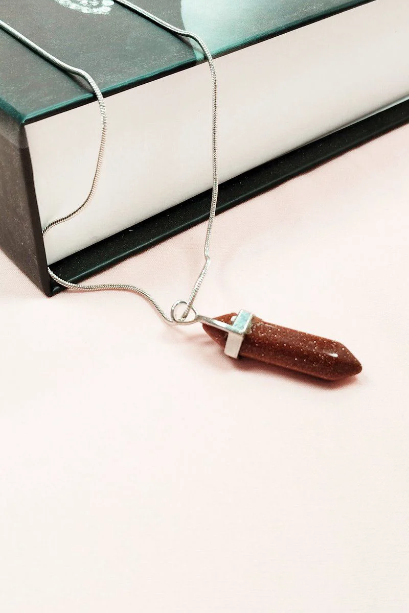 Yıldız Taşı Doğal Taşı Kolye – El Yapımı Zincirli Şık Aksesuar, 20 cm Zincir, 3,5 cm Uç, Hediye Kutulu
