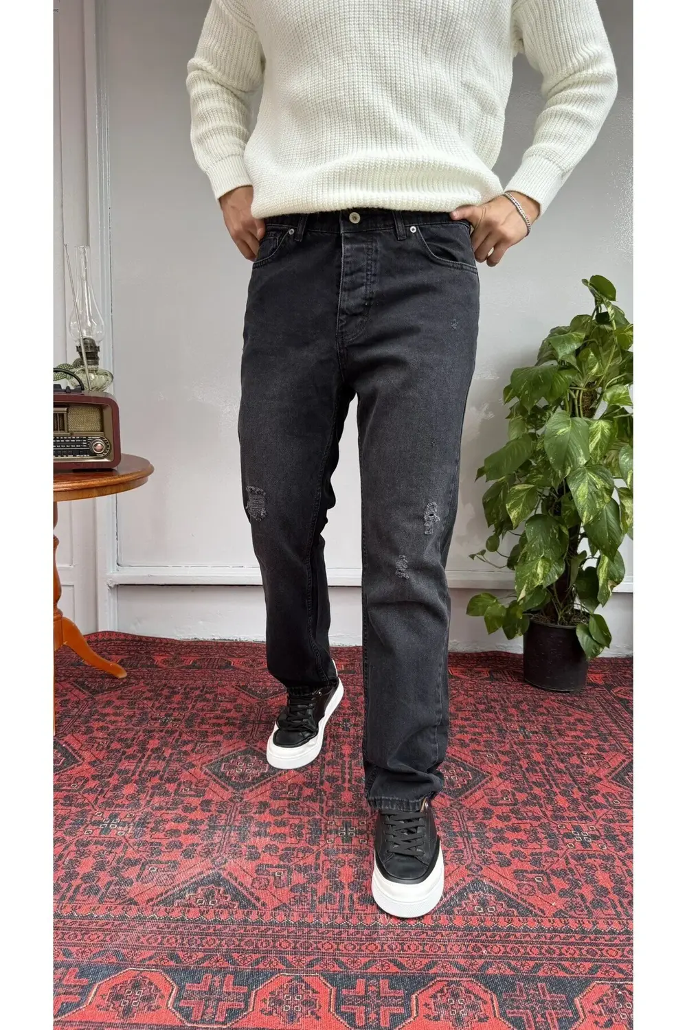 Yırtık Detaylı Siyah Baggy Jean