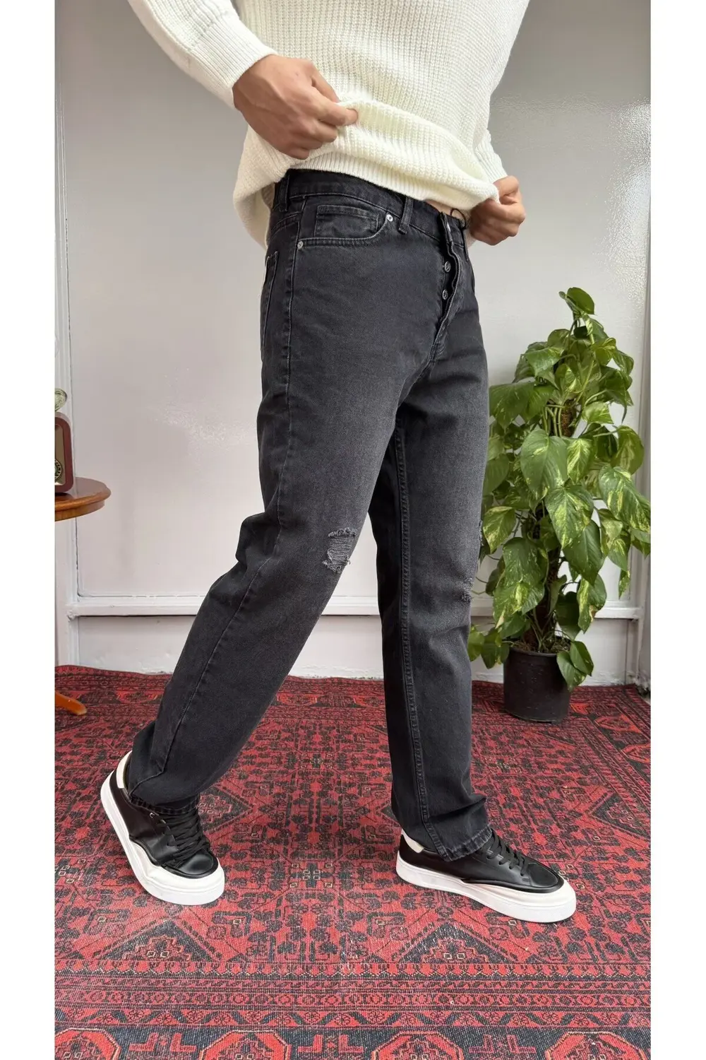 Yırtık Detaylı Siyah Baggy Jean