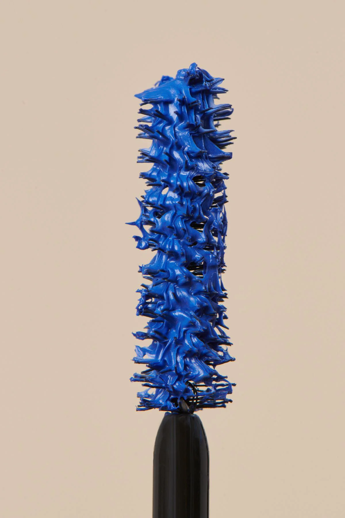 Yoğun Hacim Veren Uzatıcı Maskara-03. Mavi-7.8ml-92357