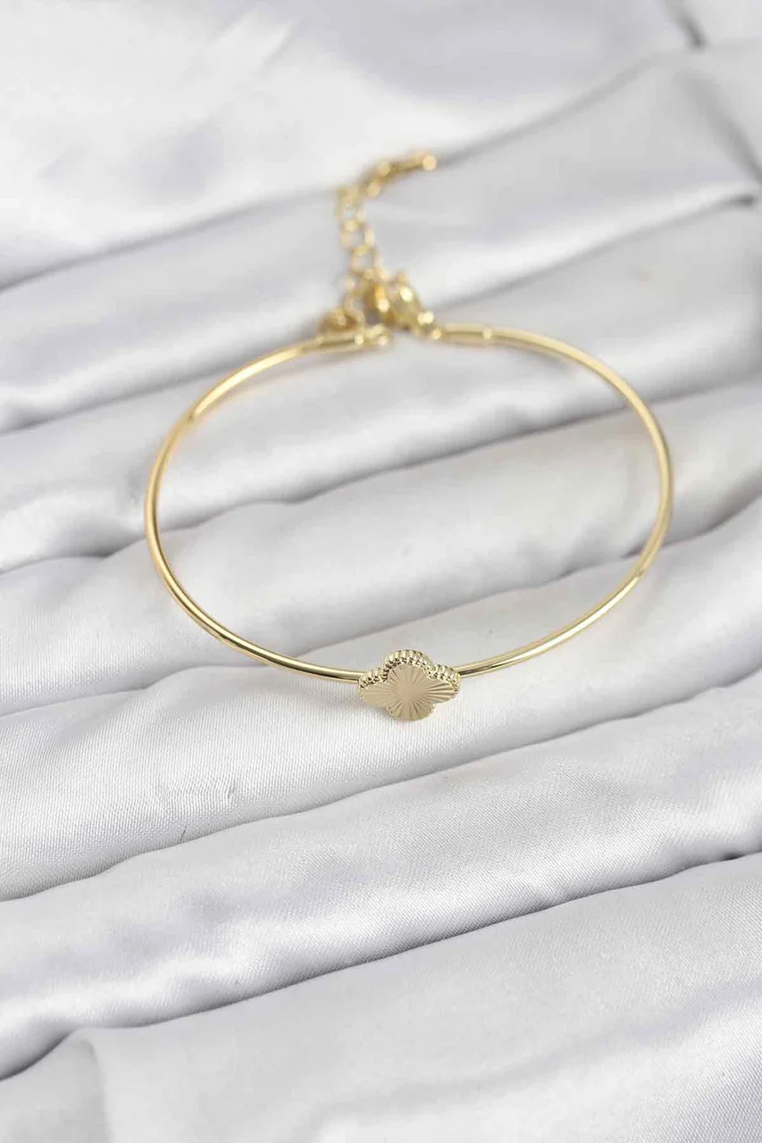 Yonca Model Gold Renk Kadın Bileklik - Lisinya Diğer