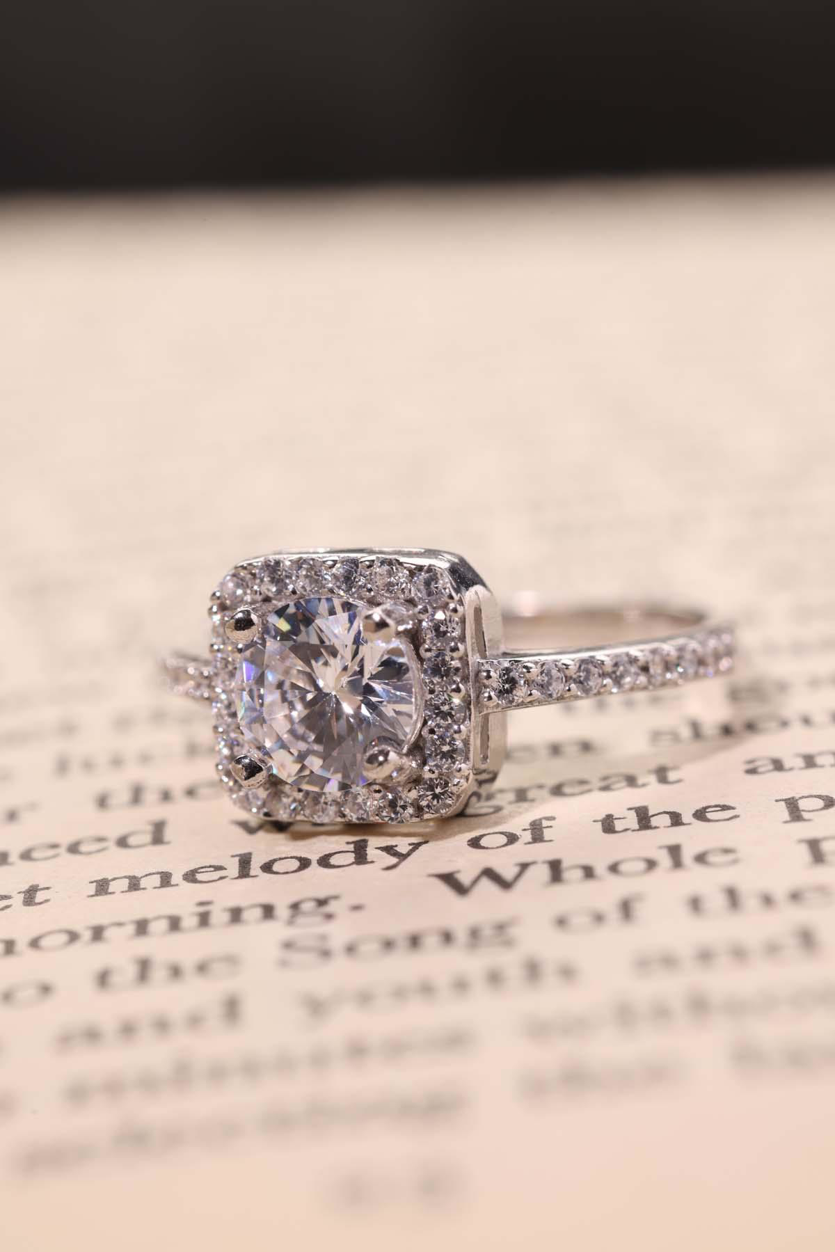 Yuavarlak Zirkon Tek Taşlı Tektaş  Zarif Kadın Yüzük Topaz Pırlan