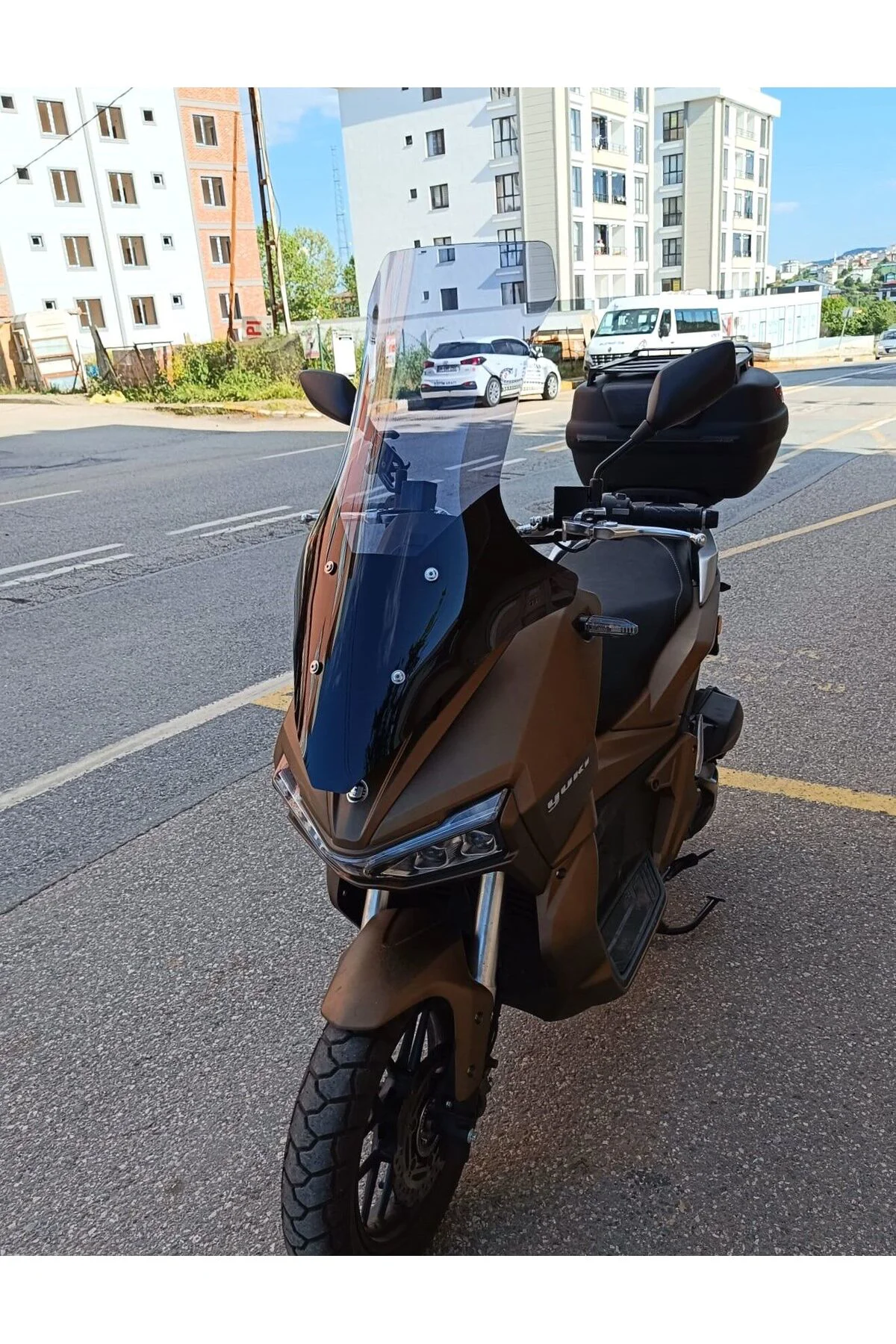 Yuki Adventure 150 Ön Cam 2023-2026 Model 78cm Füme Renkli 4mm UZ