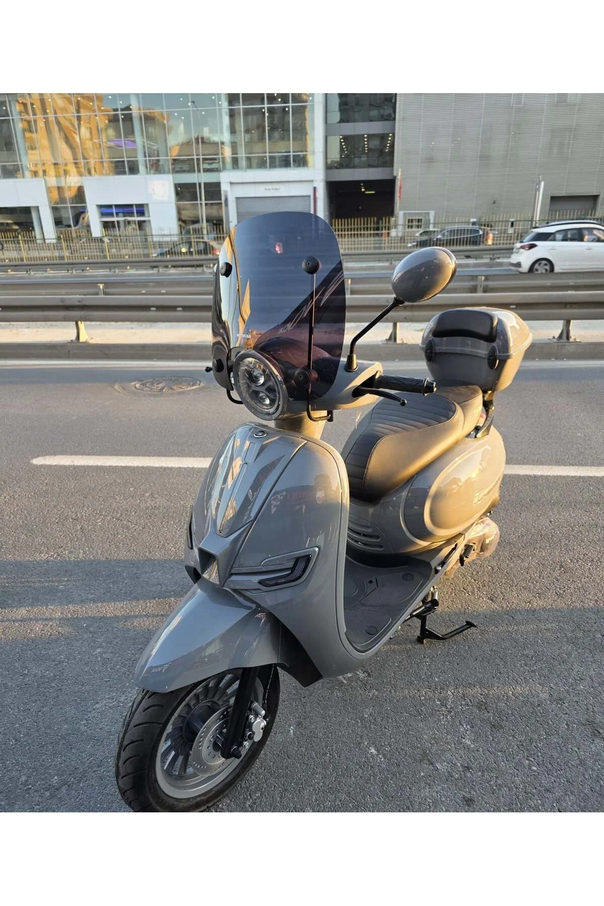 Yuki Bellini S 125 Ön Cam 2024-2026 Model 41cm Siyah Renkli 4mm APARATSIZ - Görsel 8