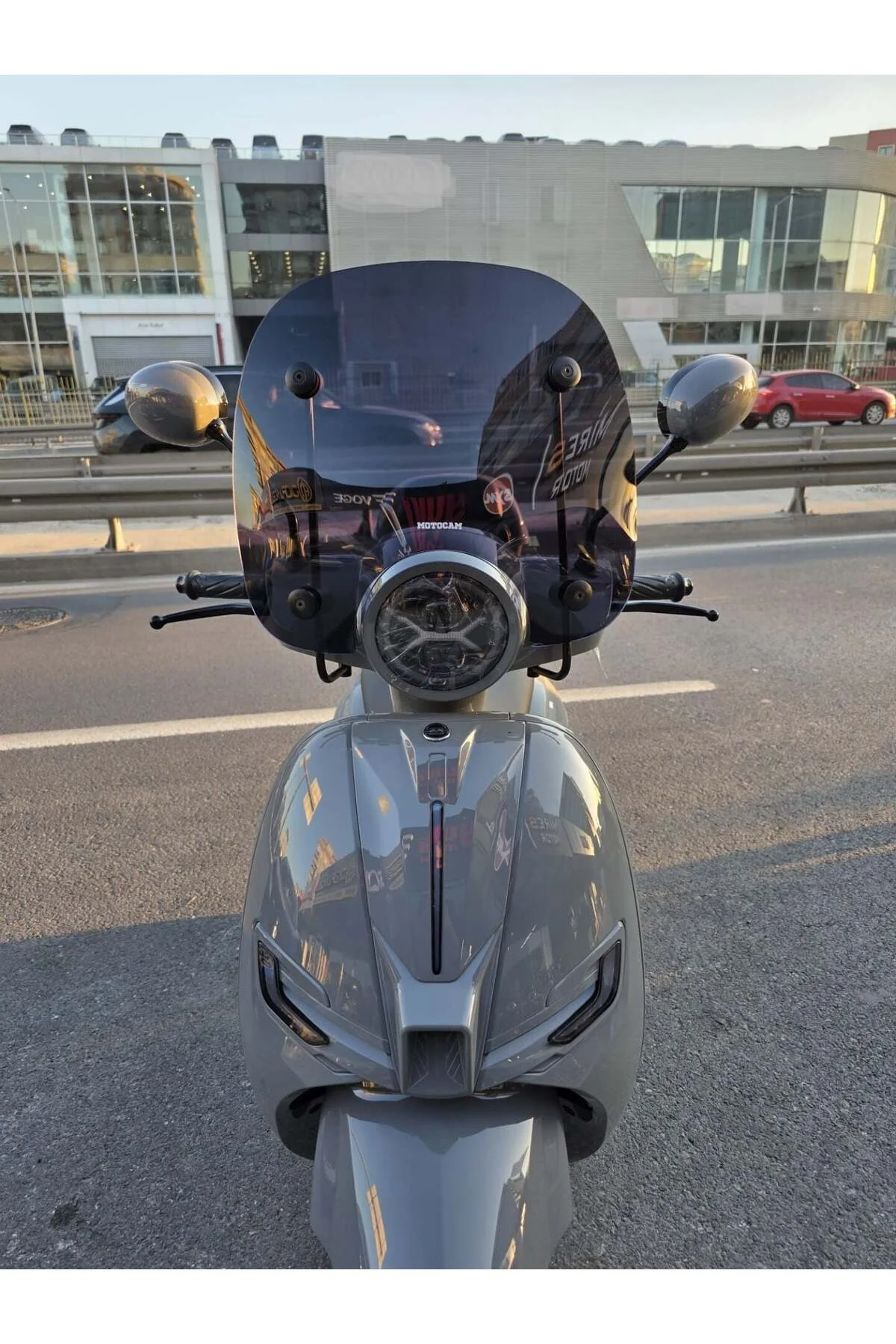 Yuki Bellini S 125 Ön Cam 2024-2026 Model 41cm Siyah Renkli 4mm APARATSIZ - Görsel 5