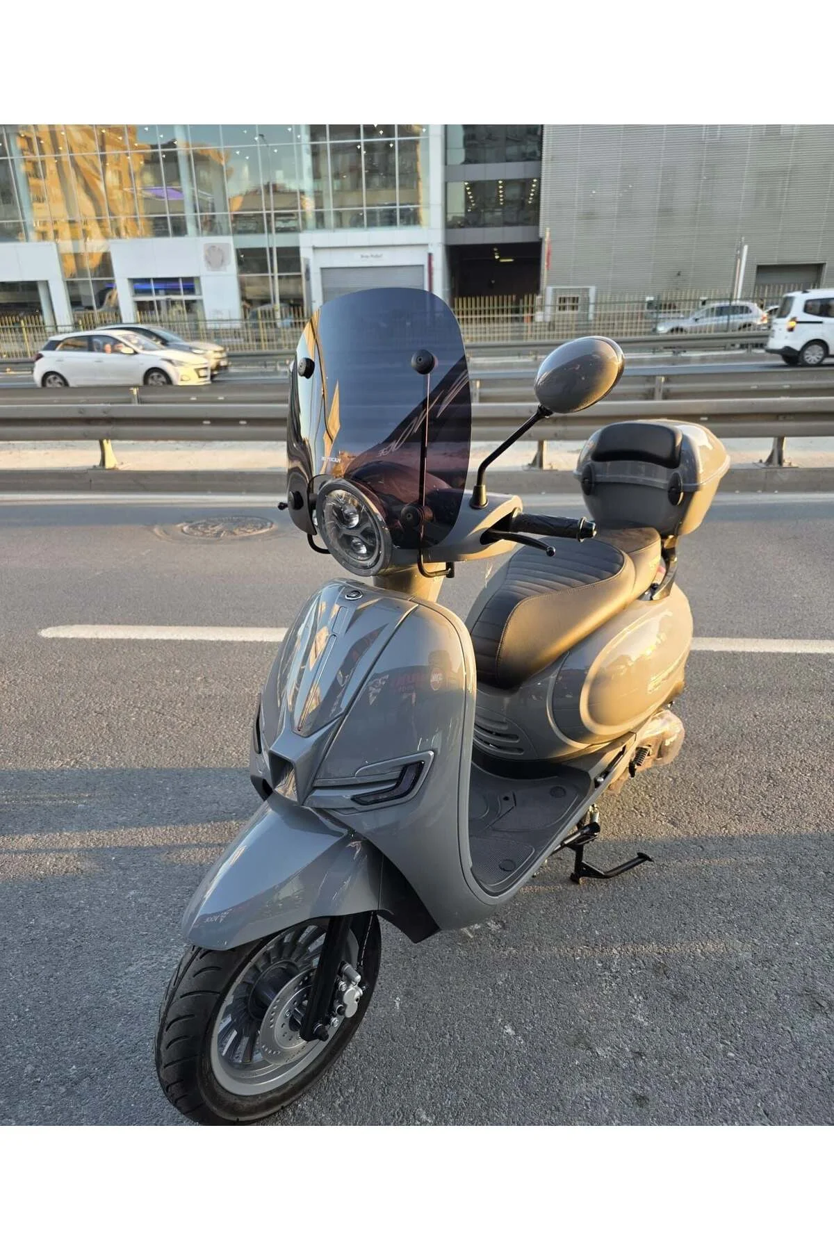 Yuki Bellini S 125 Ön Cam 2024-2026 Model 41cm Siyah Renkli 4mm APARATSIZ - Görsel 6