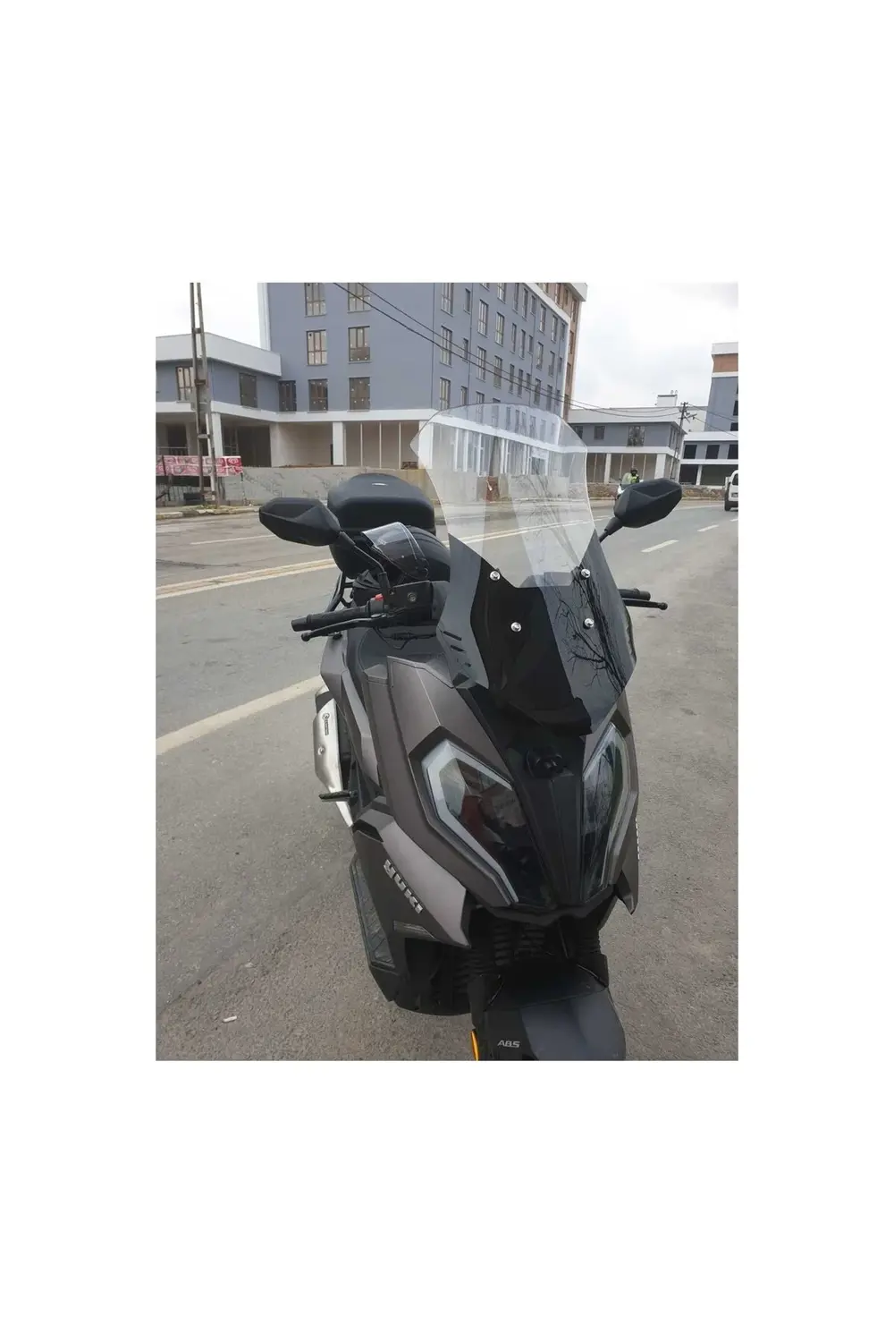 Yuki Defender Ön Cam 2023-2025 Model 63cm Şeffaf Renkli 4mm