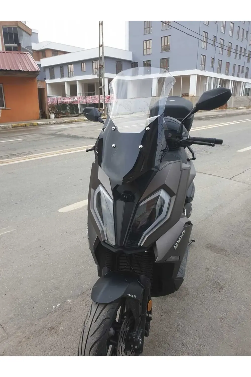 Yuki Defender Ön Cam 2023-2025 Model 63cm Şeffaf Renkli 4mm