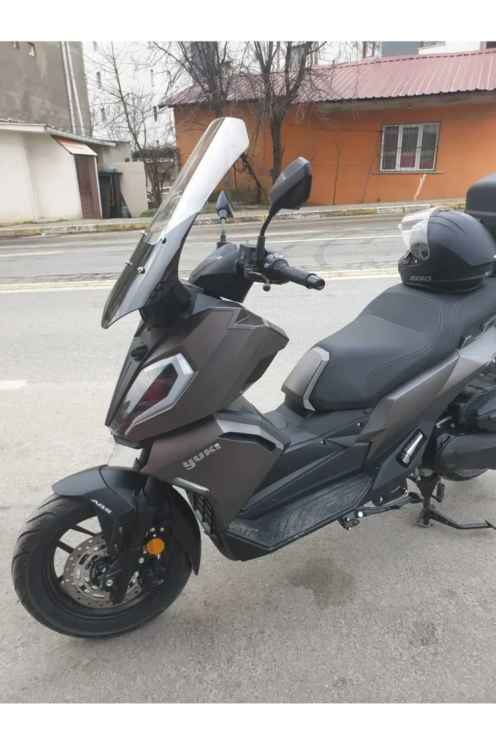 Yuki Defender Ön Cam 2023-2025 Model 63cm Şeffaf Renkli 4mm