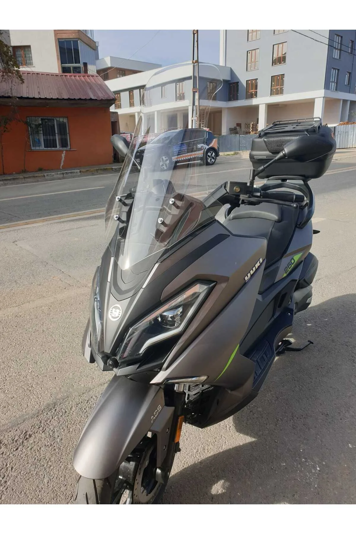 Yuki Explorer 250 Ön Cam 2021-2026 Model 72cm Şeffaf Renkli 4mm U