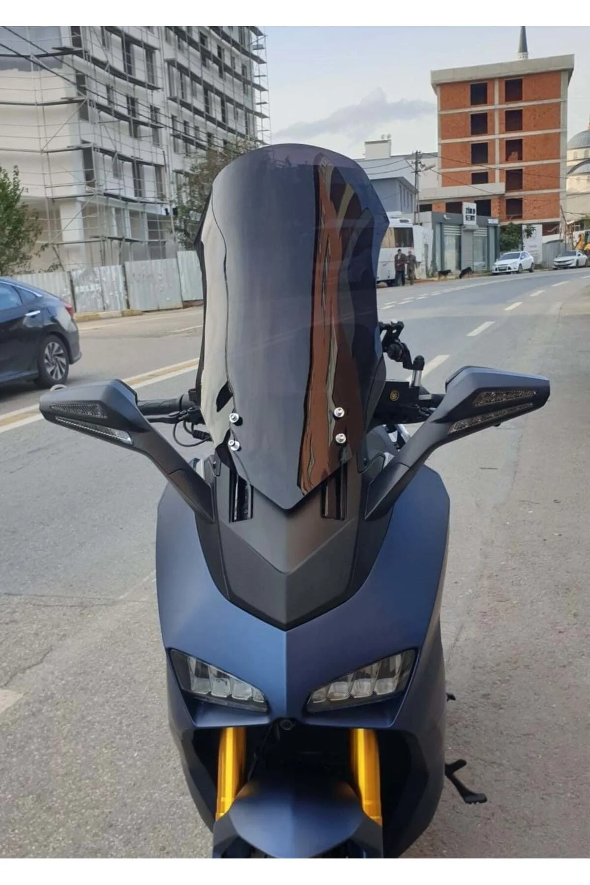 Yuki Huracan 250 Ön Cam 2022-2026 Model 70cm Siyah Renkli 4mm