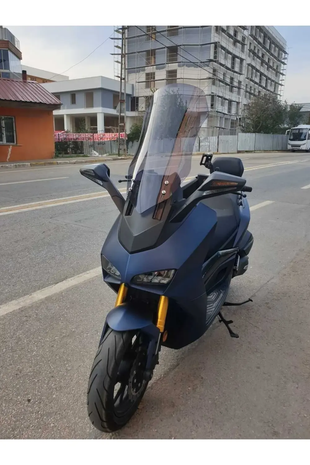 Yuki Huracan 250 Ön Cam 2022-2025 Model 70cm Füme Renkli 4mm