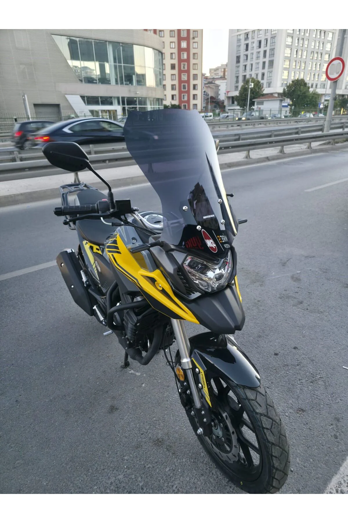 Yuki KPT 250 Ön Cam 2025-2026 Model 54cm Siyah Renkli 4mm