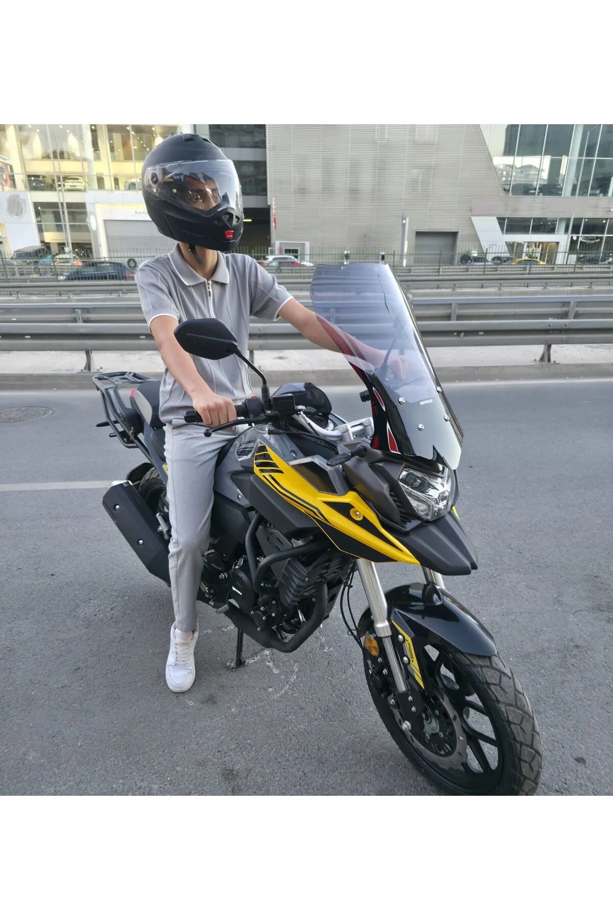 Yuki KPT 250 Ön Cam 2025-2026 Model 54cm Füme Renkli 4mm