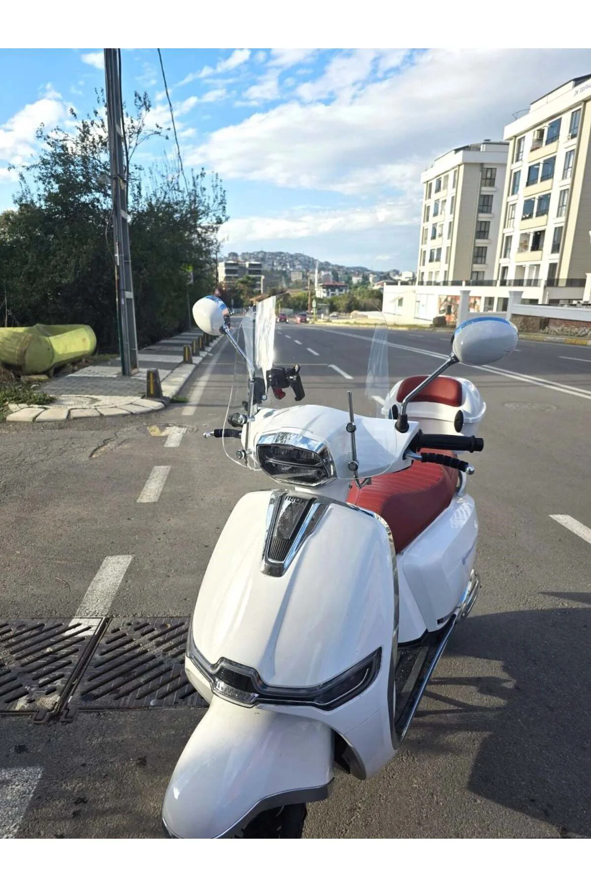 Yuki Mojito 125 Ön Cam 2022-2026 Model 39cm Şeffaf Renkli 4mm APARATSIZ