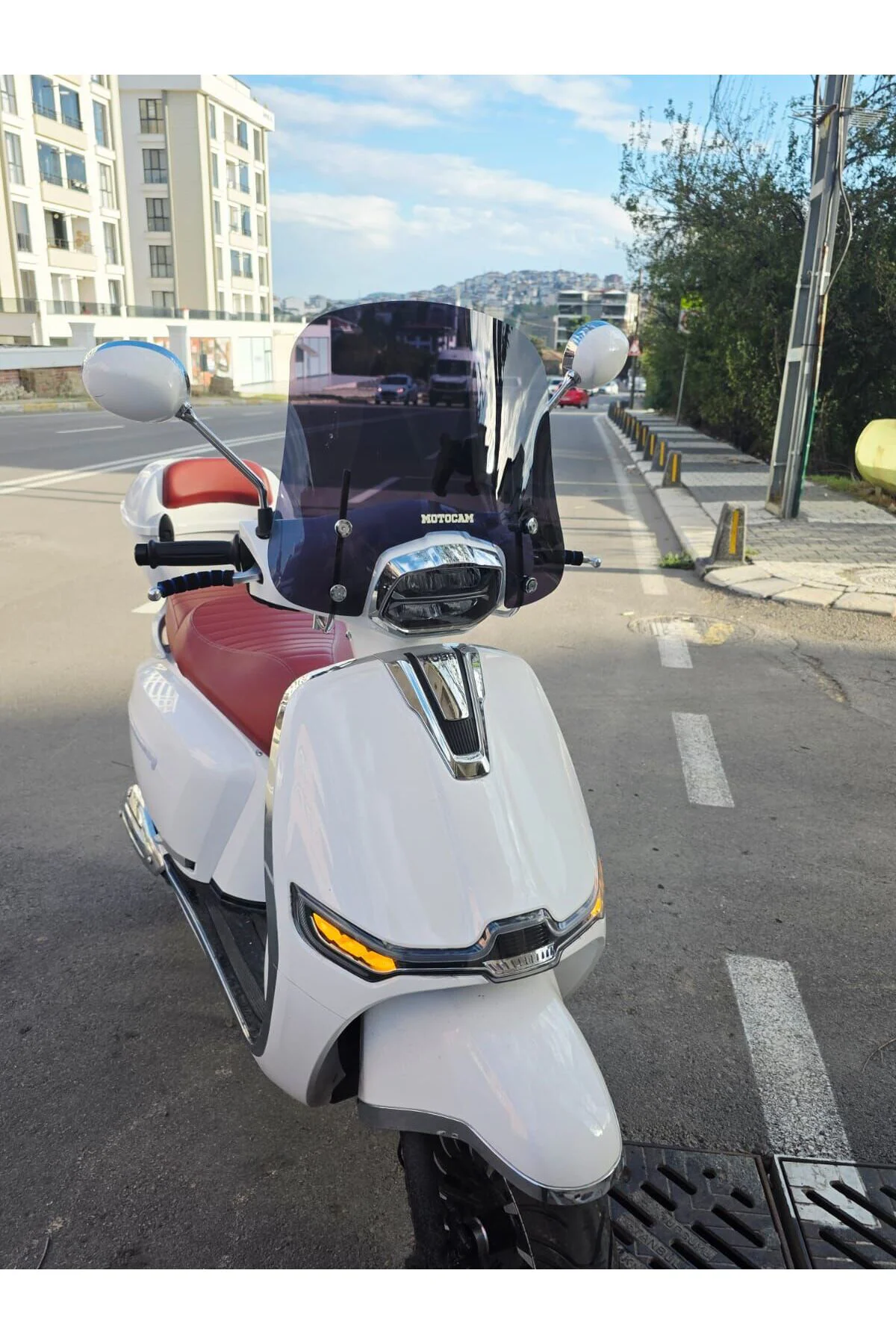 Yuki Mojito 125 Ön Cam 2022-2026 Model 39cm Siyah Renkli 4mm APARATSIZ