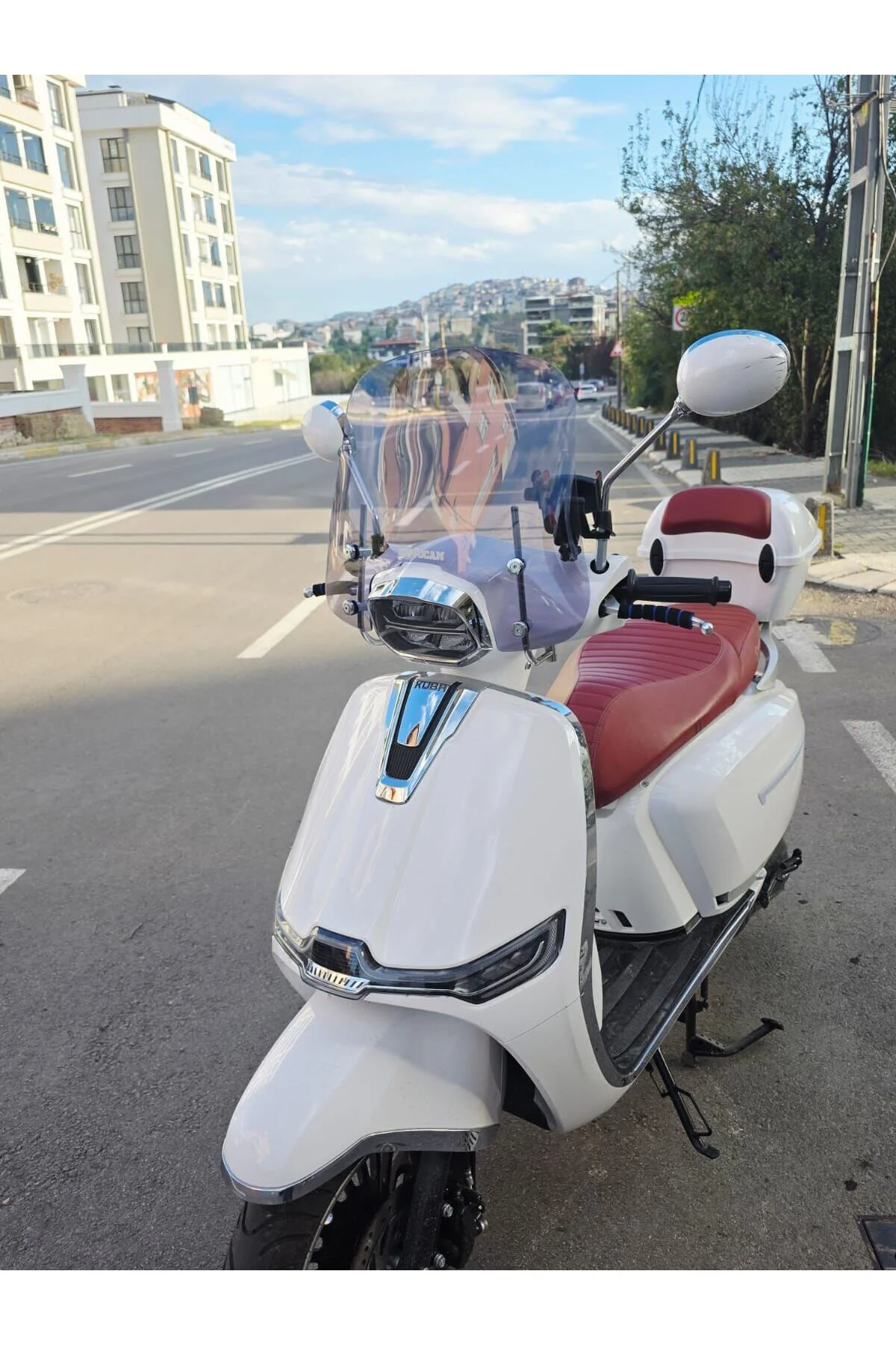 Yuki Mojito 125 Ön Cam 2022-2026 Model 39cm Füme Renkli 4mm APARATSIZ