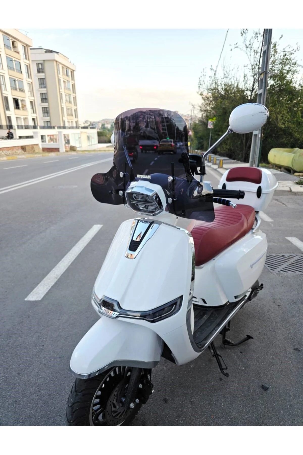 Yuki Risotto 125 Ön Cam 2022-2026 Model 43cm Siyah Renkli 4mm Elcikli APARATSIZ