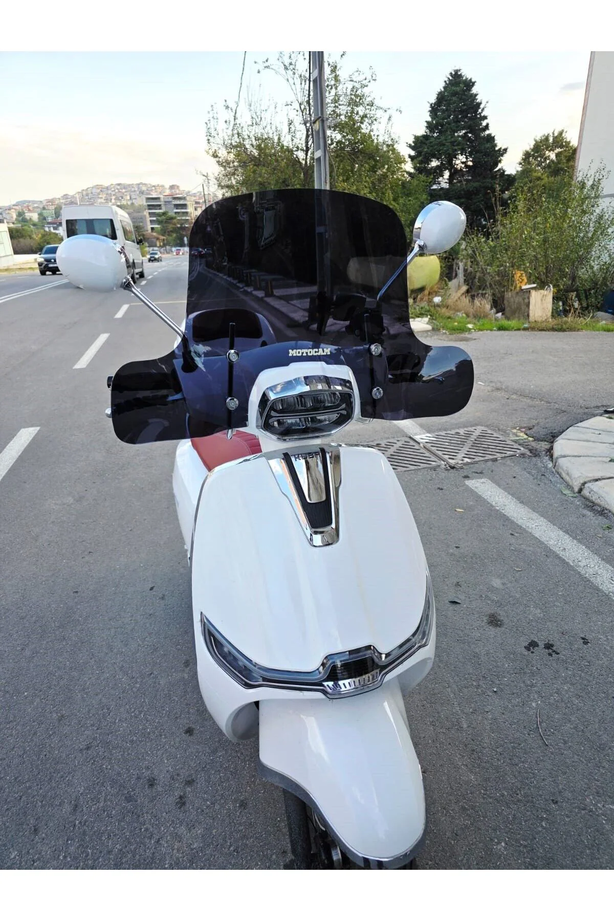 Yuki Risotto 125 Ön Cam 2022-2026 Model 43cm Siyah Renkli 4mm Elcikli APARATSIZ