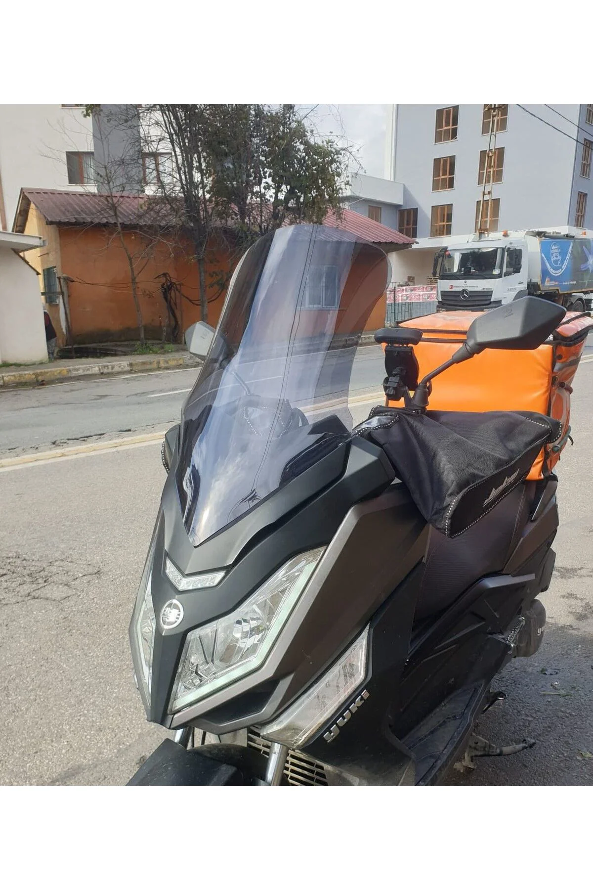 Yuki T9 strom 125 Ön Cam 2021-2026 Model 62cm Füme Renkli 4mm