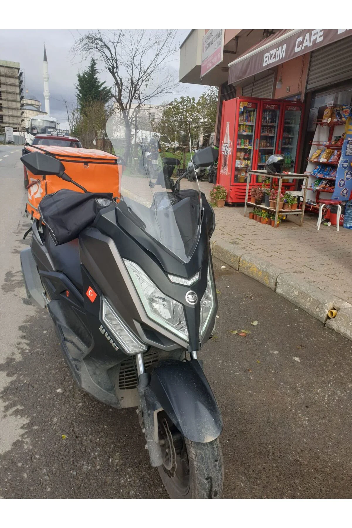 Yuki T9 strom 125 Ön Cam 2021-2026 Model 62cm Şeffaf Renkli 4mm