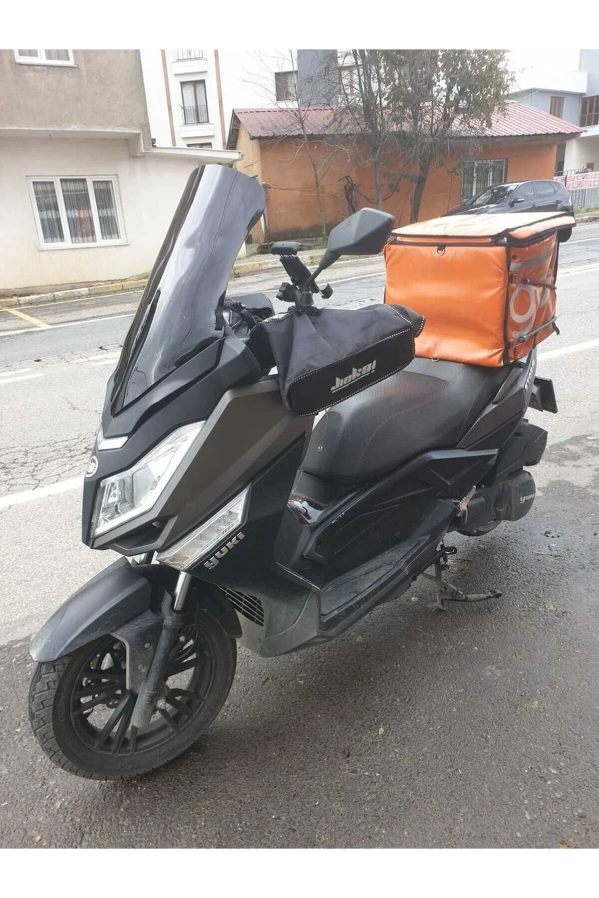 Yuki T9 strom 125 Ön Cam 2021-2026 Model 62cm Siyah Renkli 4mm