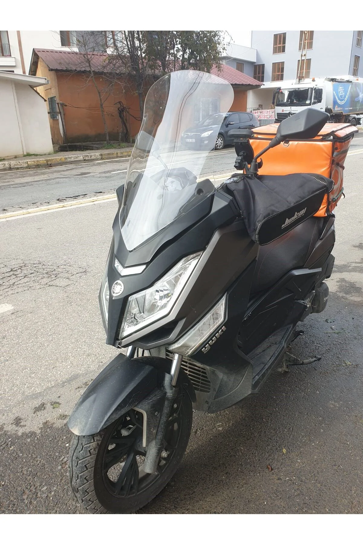 Yuki T9 strom 125 Ön Cam 2021-2026 Model 62cm Şeffaf Renkli 4mm