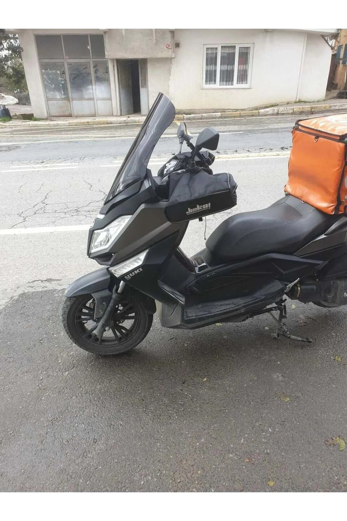 Yuki T9 strom 125 Ön Cam 2021-2026 Model 62cm Siyah Renkli 4mm