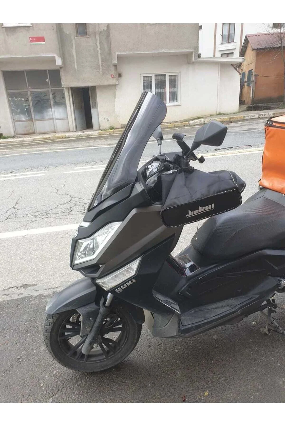 Yuki T9 strom 125 Ön Cam 2021-2026 Model 62cm Siyah Renkli 4mm