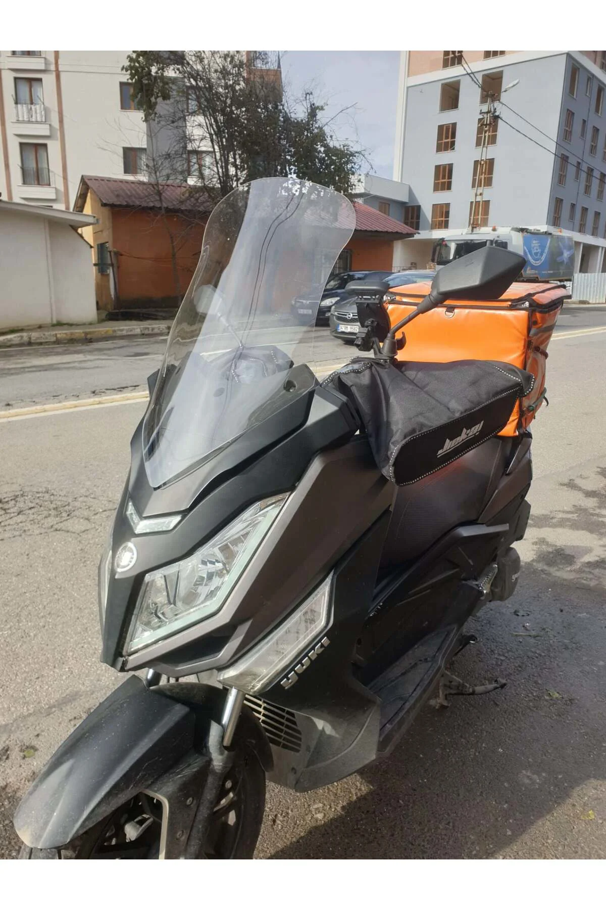 Yuki T9 strom 125 Ön Cam 2021-2026 Model 62cm Şeffaf Renkli 4mm