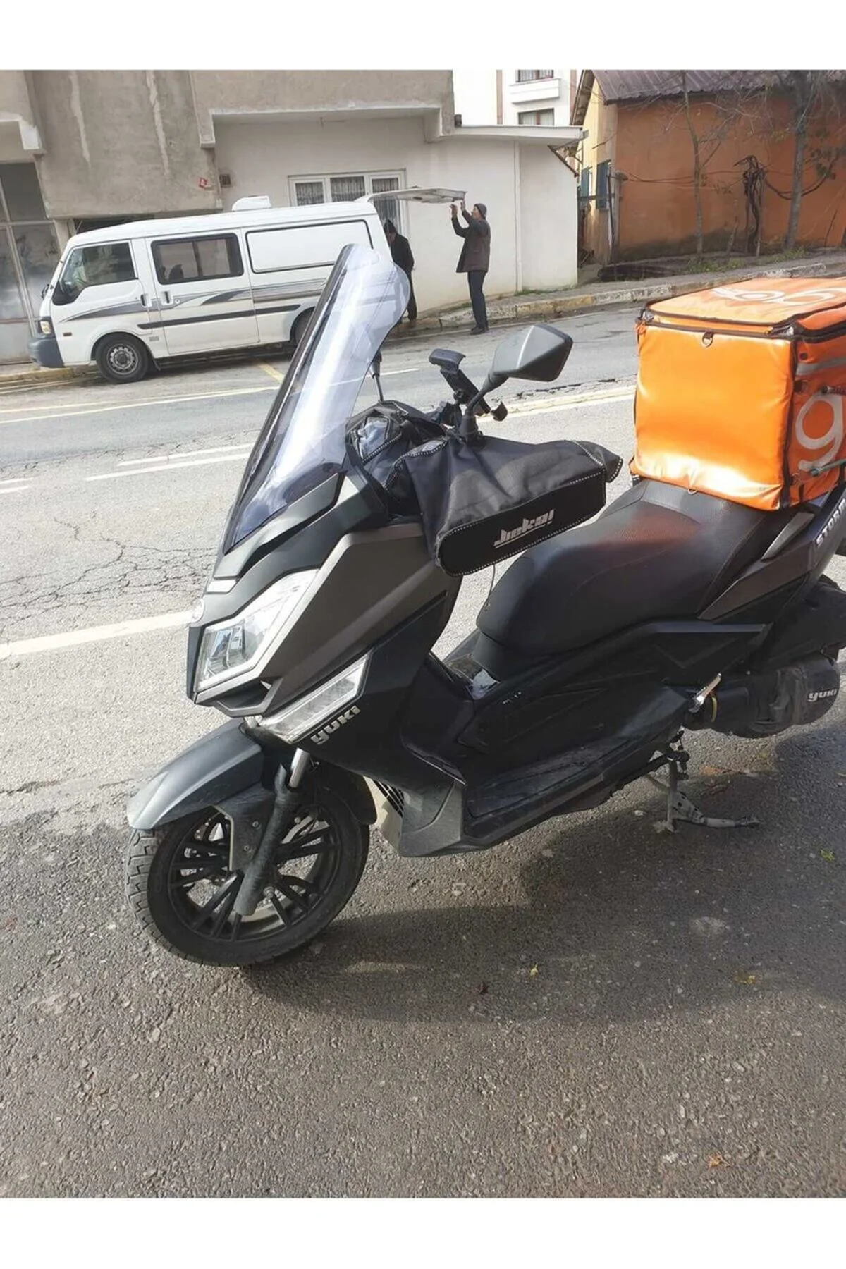 Yuki T9 strom 125 Ön Cam 2021-2026 Model 62cm Füme Renkli 4mm